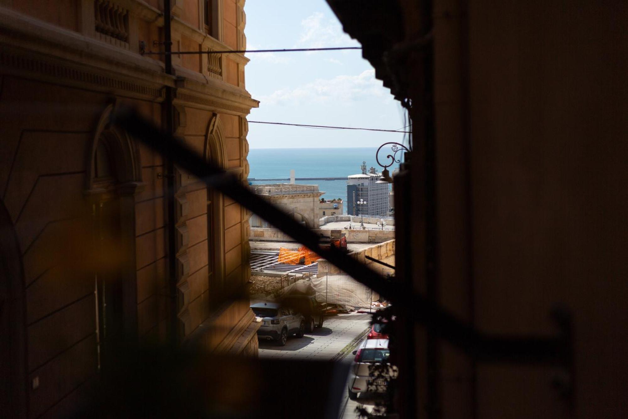 Casa Storica Di Charme Con Vista Mare Nel Cuore Di Кальяри Экстерьер фото